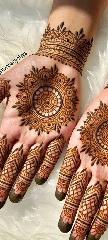 aesthetic-mehndi-desig