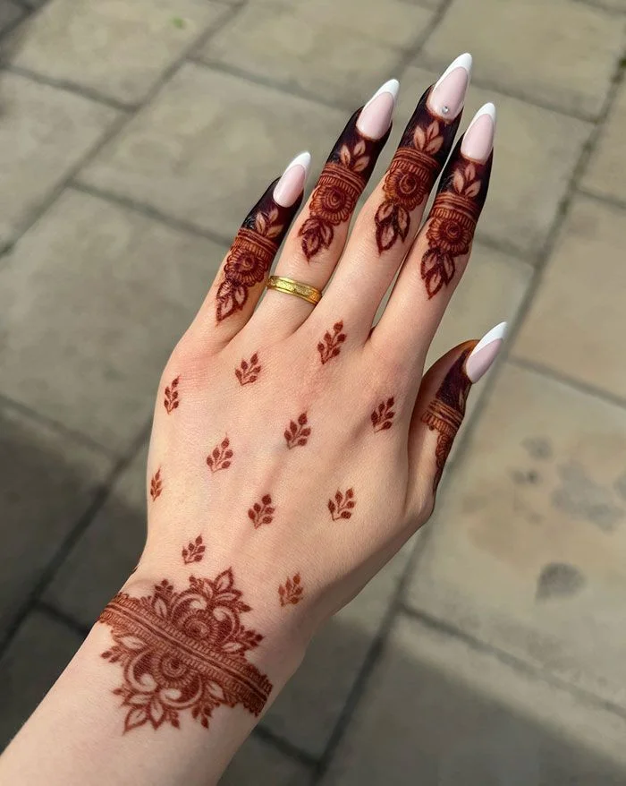 arabic-stylish-back-hand-mehndi-design