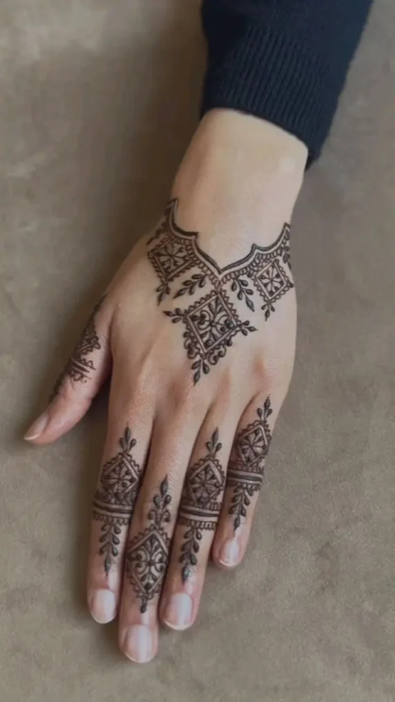 back-hand-mehndi-desi