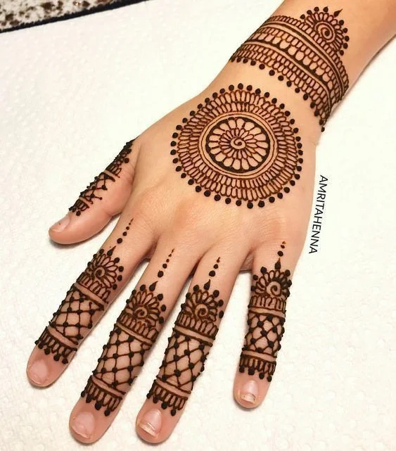 back-hand-mehndi-design-for-kids-1