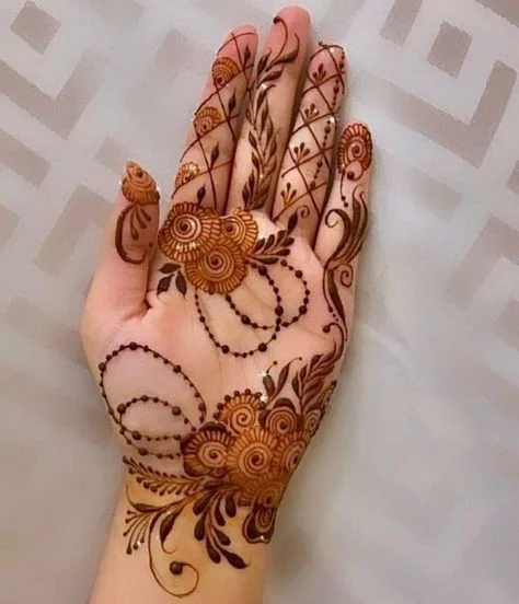 bridal-royal-front-hand-me