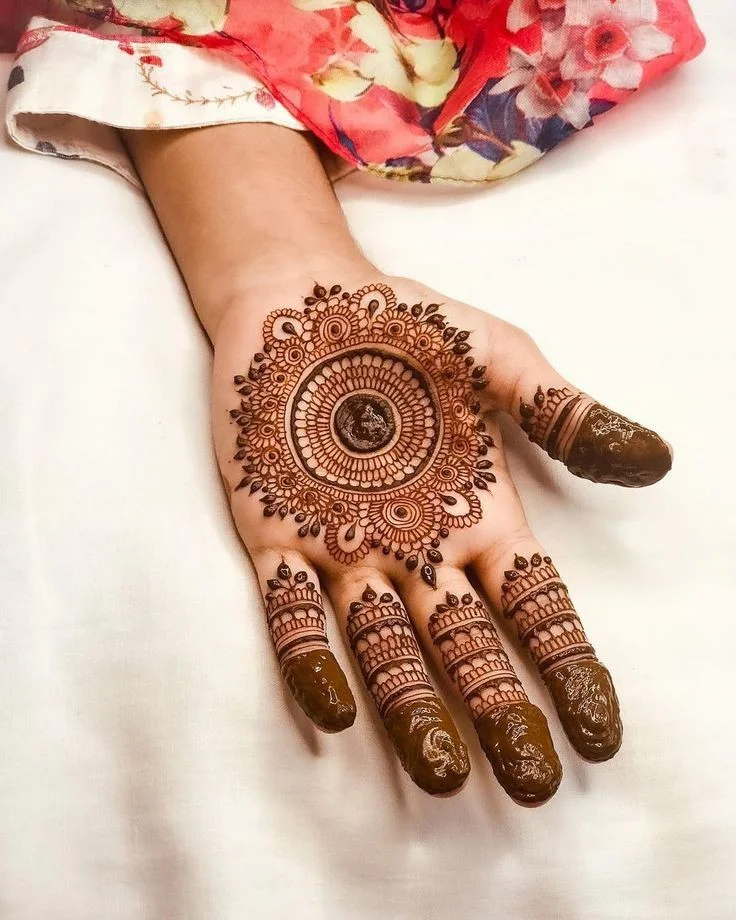 cute-simple-mehndi-design-circle