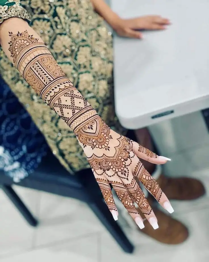 dubai-back-hand-mehndi-d