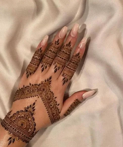 easy-mehndi-design-for-kids-competition-1