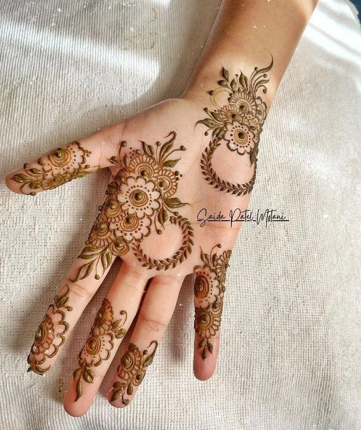 front-hand-easy-mehndi-