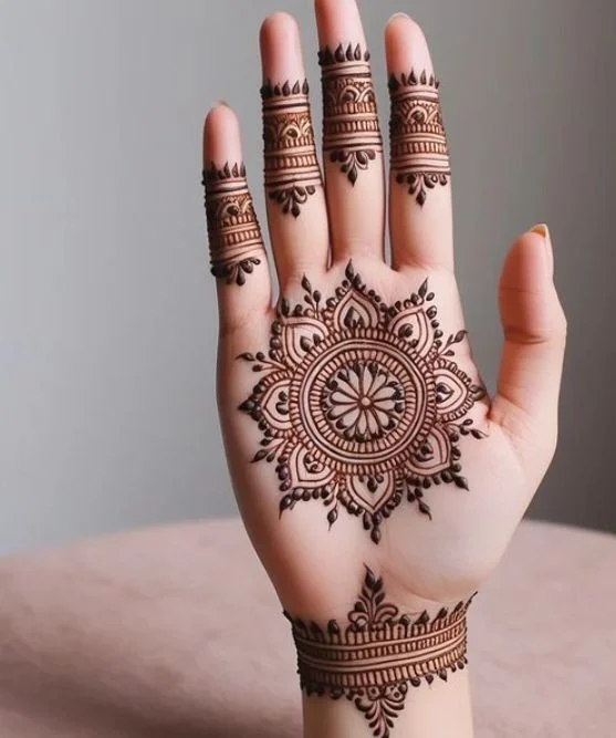 front-hand-mehndi-arab