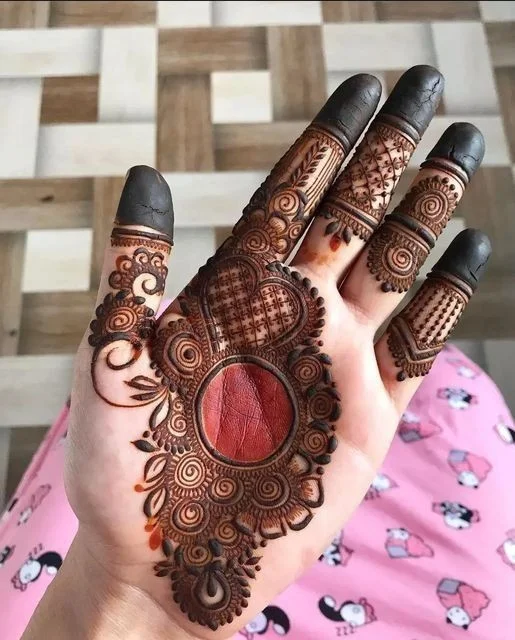 front-hand-simple-mehn