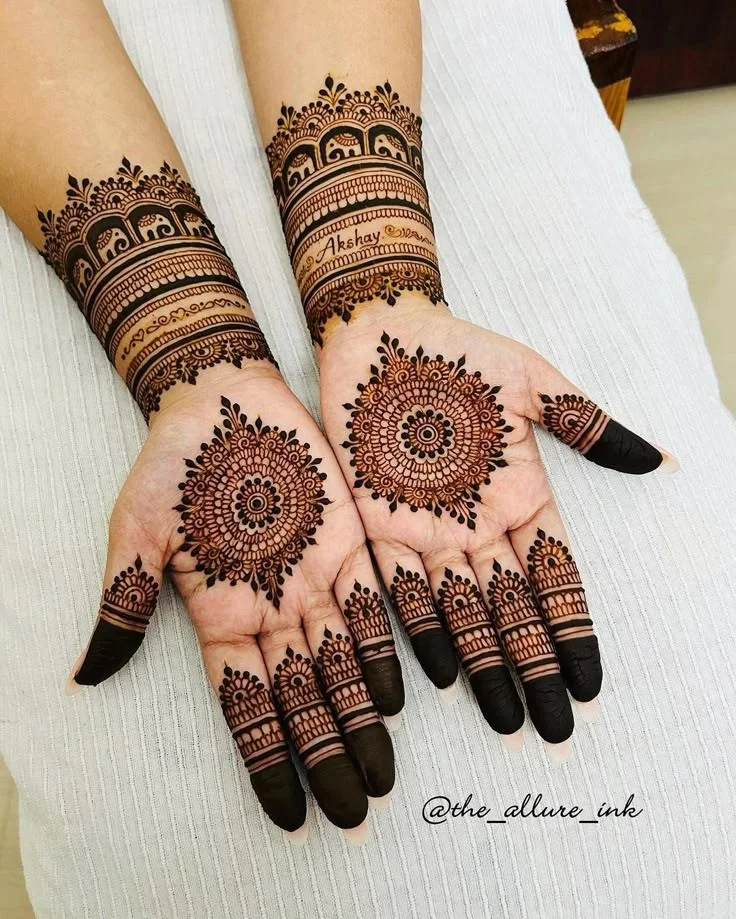 front-hand-simple-mehnd