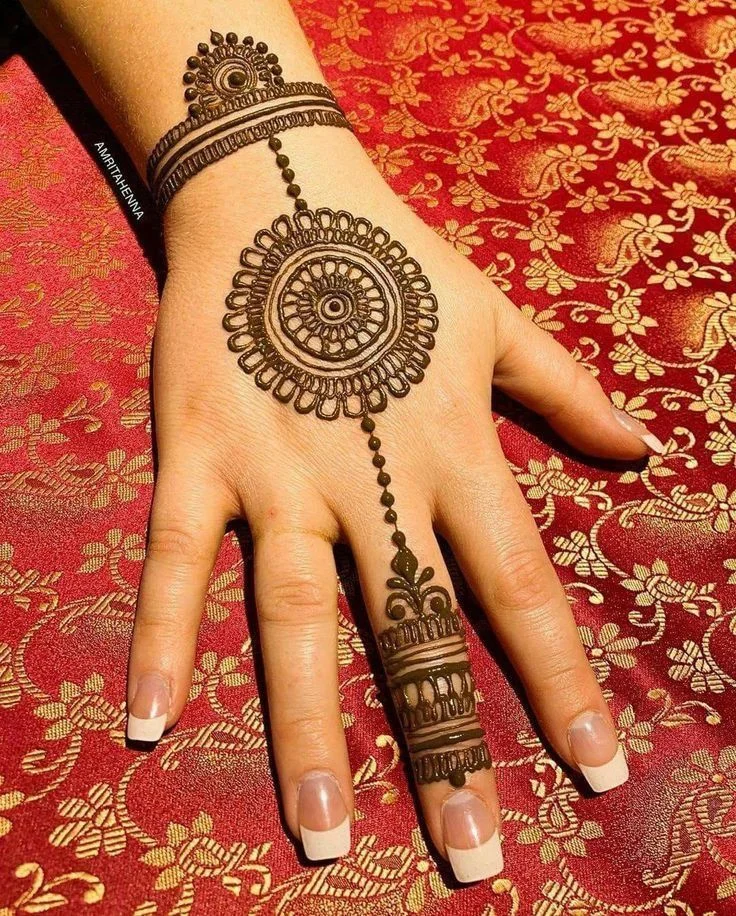 girl-cute-mehndi-designs-for-kids-simple-1