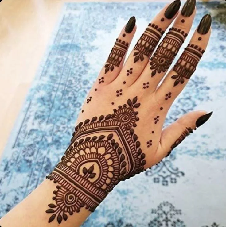 mehndi-design-for-kids-back-hand-1