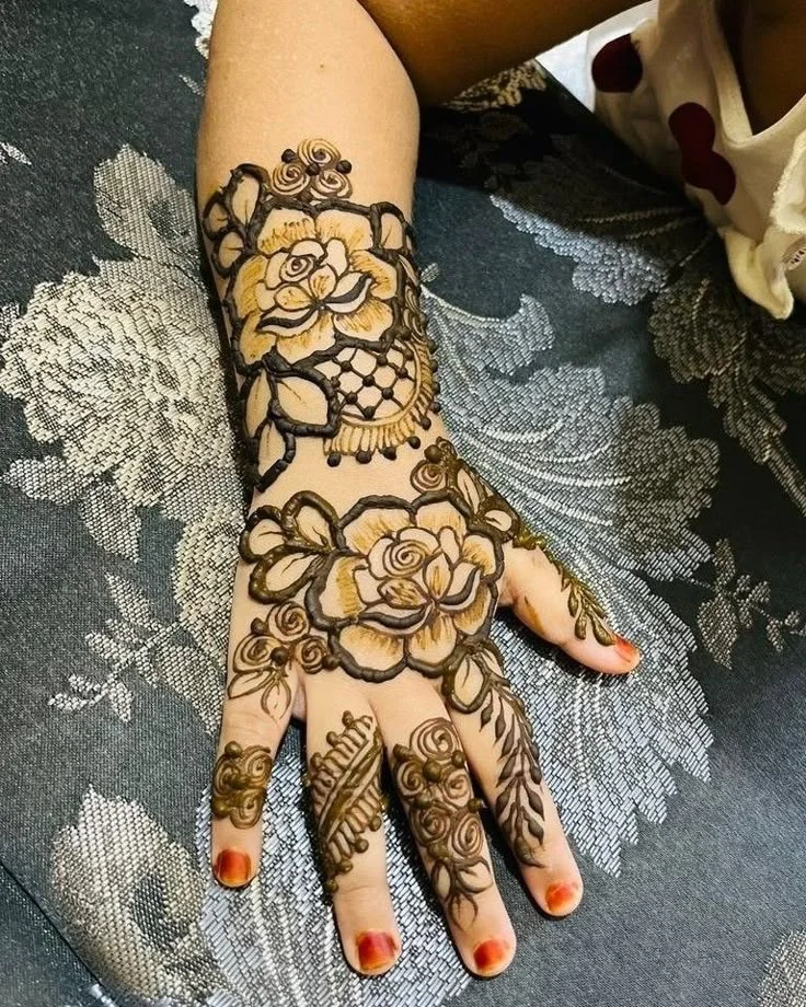 mehndi-designs-for-kids-aesthetic (1)