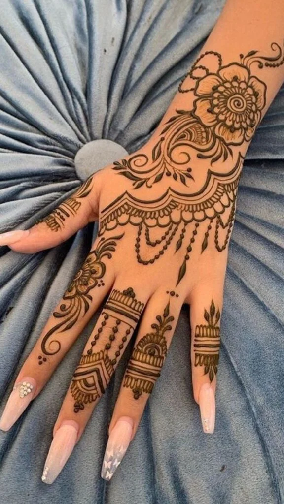 mehndi-designs-for-kids-chand-576x1024