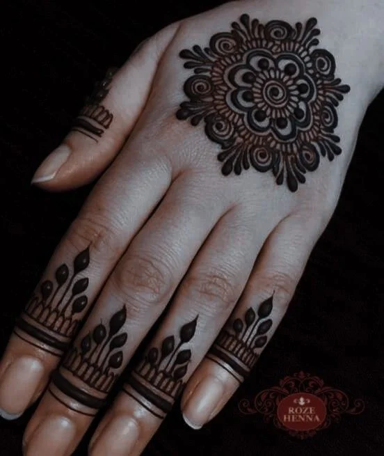 mehndi-designs-for-kids-circle-2