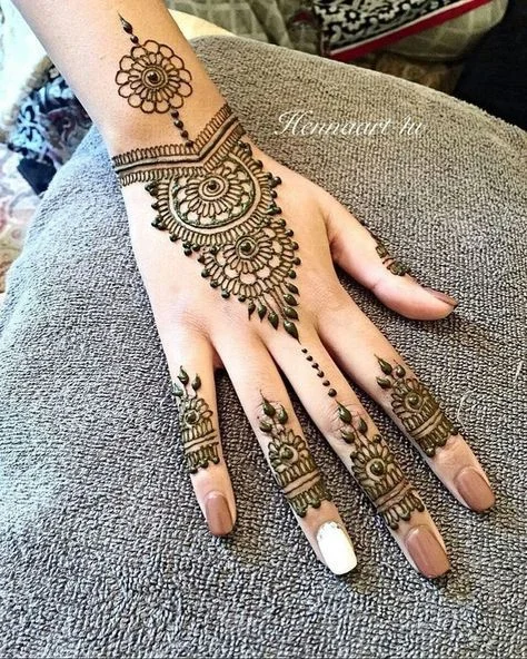 mehndi-designs-for-kids-front-hand-simple-and-beautiful-3