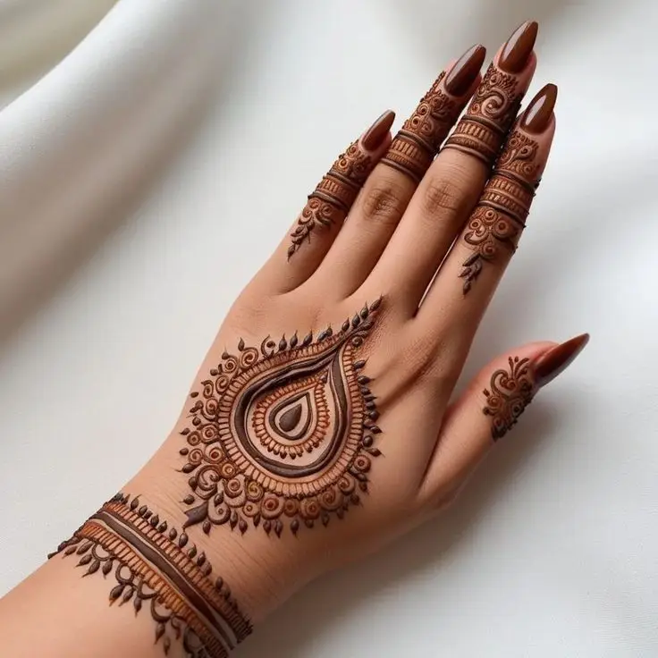 new-back-hand-mehndi-d