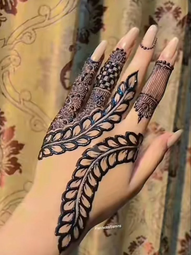 simple-mehndi-design-back-hand-1