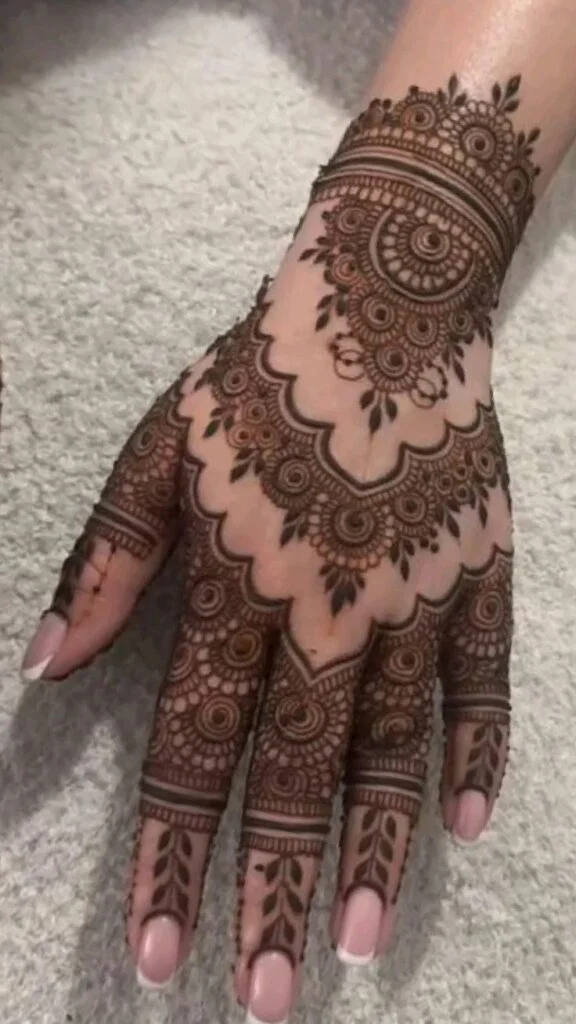 simple-mehndi-design-back-hand-