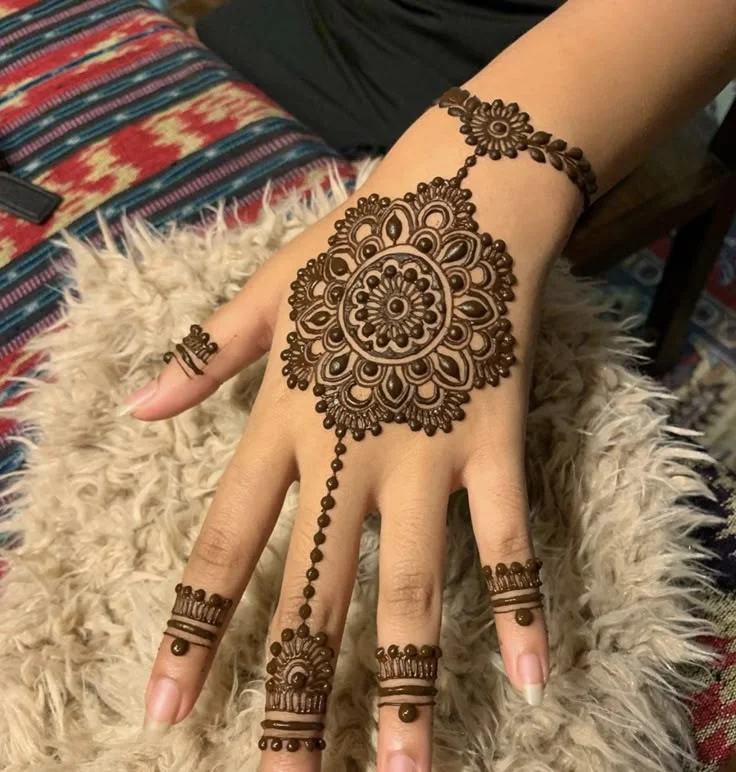simple-mehndi-design-dubai-1