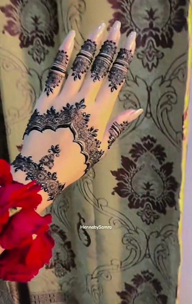 simple-mehndi-design-easy-and-beautiful-back-hand-