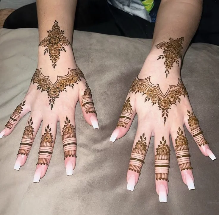 simple-mehndi-design-easy-and-beautiful-front-hand (1
