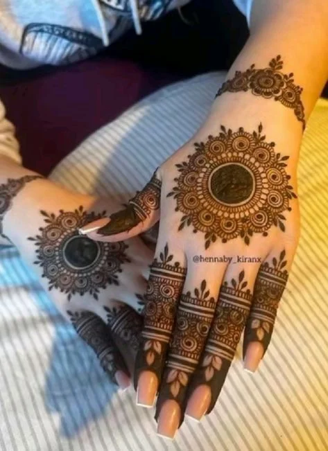 simple-mehndi-design-engagement-
