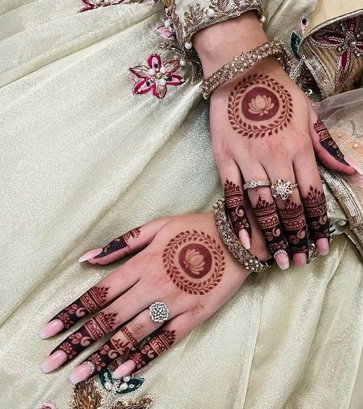 simple-mehndi-design-front-hand-stylish-front-hand-3