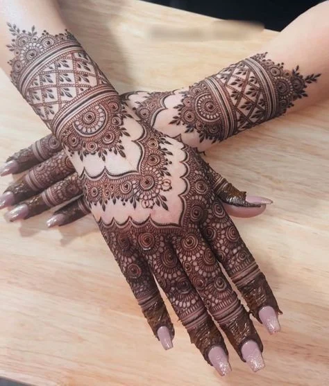 simple-mehndi-design-photo-back-side