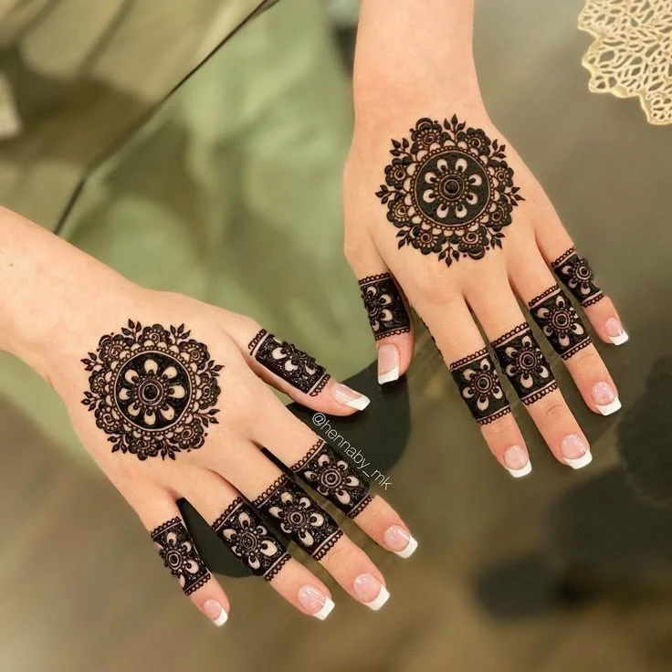 simple-mehndi-design-photo-child-1