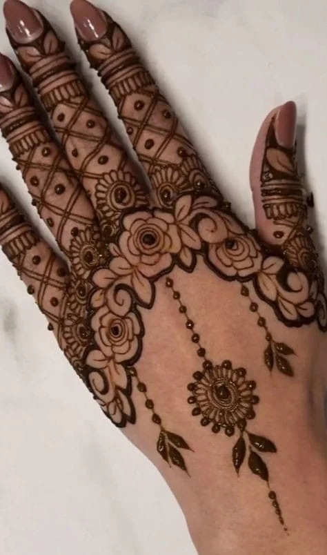 simple-mehndi-design-stylish-easy-front-hand-1