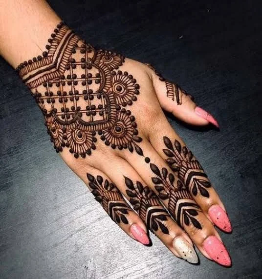 simple-mehndi-designs-for-kids-cartoon-2