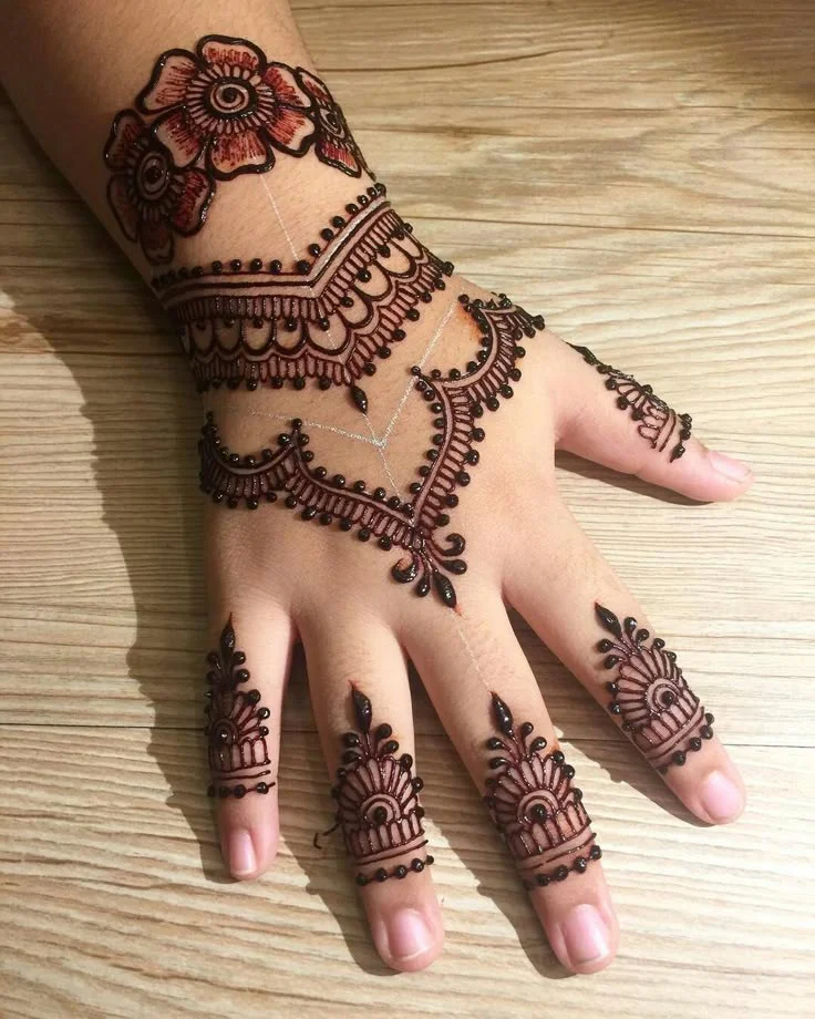 simple-mehndi-designs-for-kids-fingers (1)