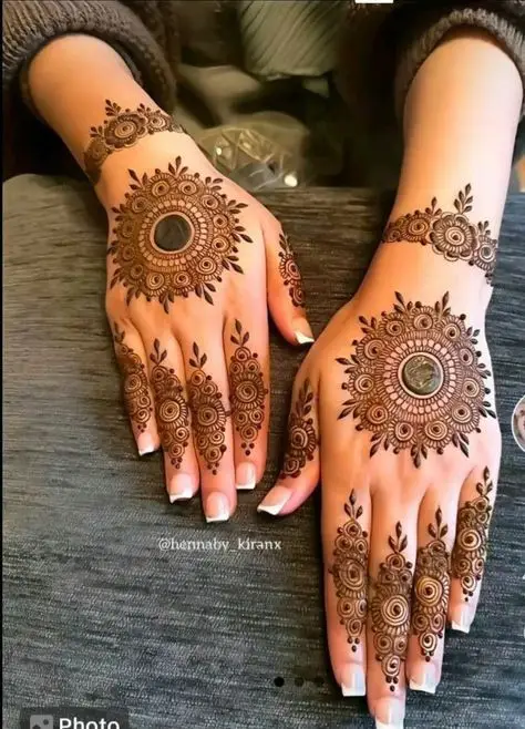 stylish-back-hand-mehnd