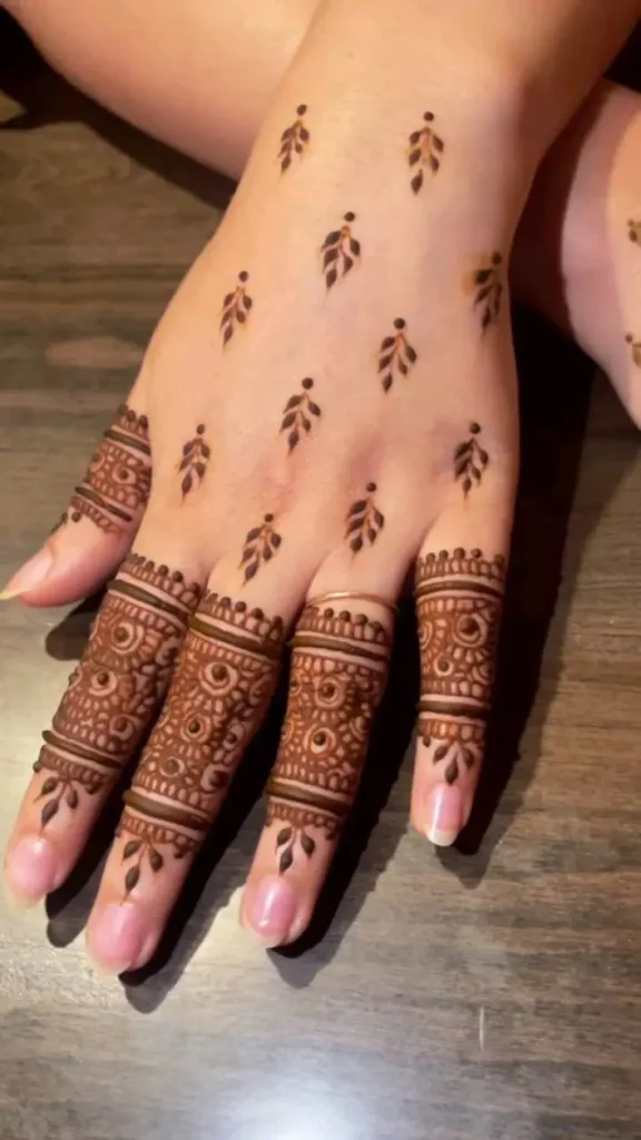 stylish-back-hand-mehndi-