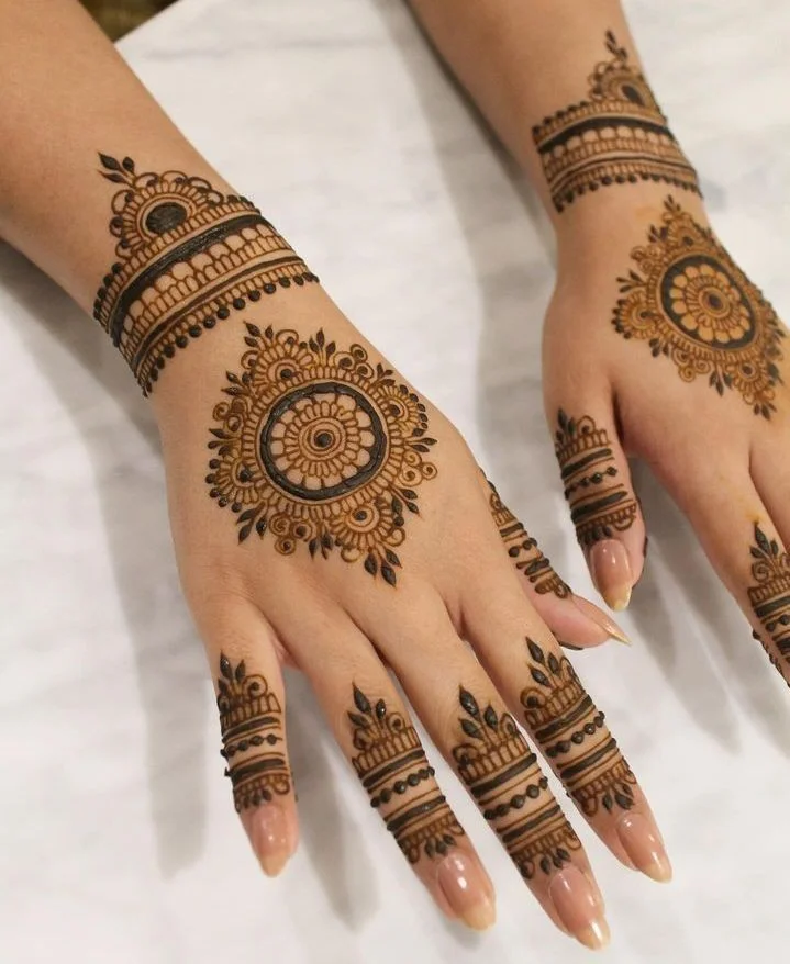 stylish-back-hand-mehnd